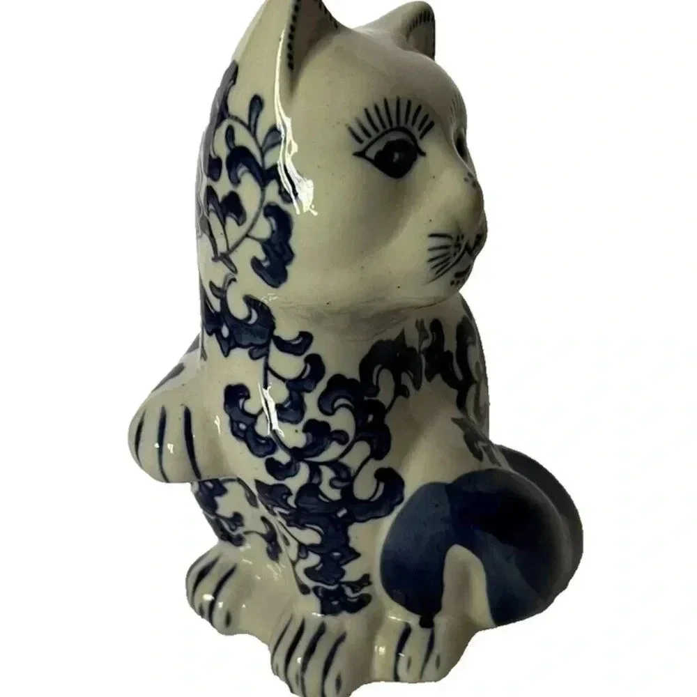 NEW Decorative Blue & White Floral 7.75